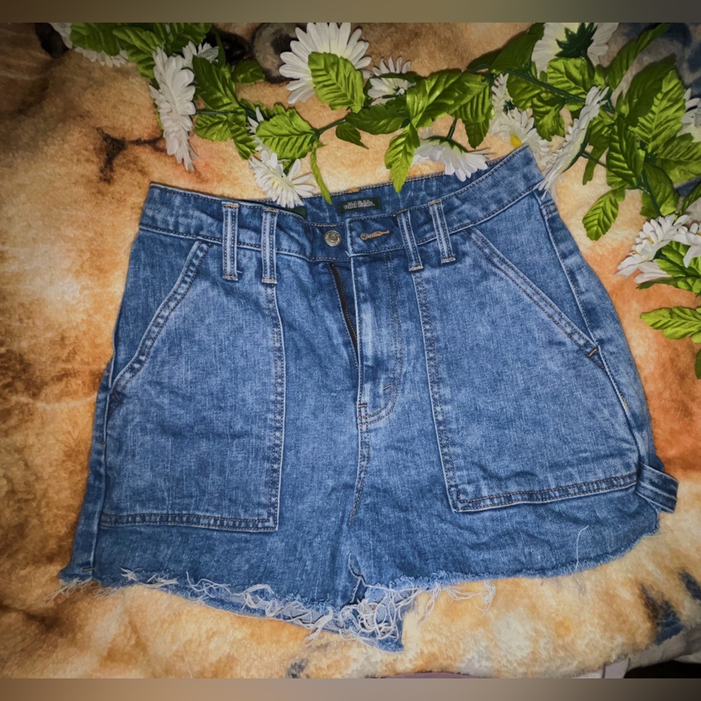 Wild Fable highest rise cut off shorts 🪺 blue/acid wash